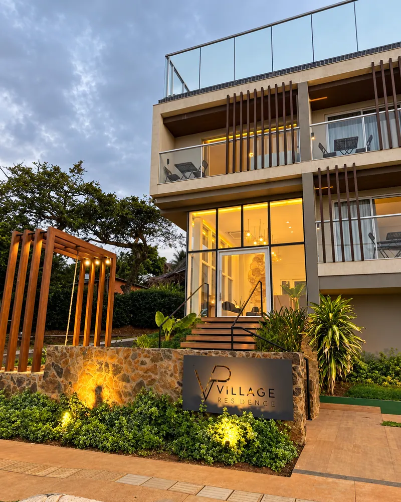 Fachada da Village Premiere ao entardecer
