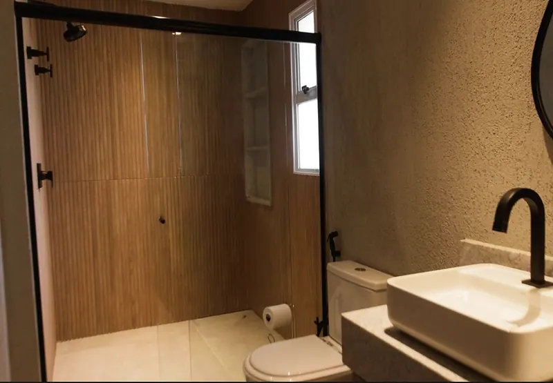 Quarto Triplo — Village Premiere